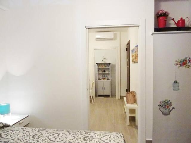 Around Cassaro Holiday House Palermo Bagian luar foto