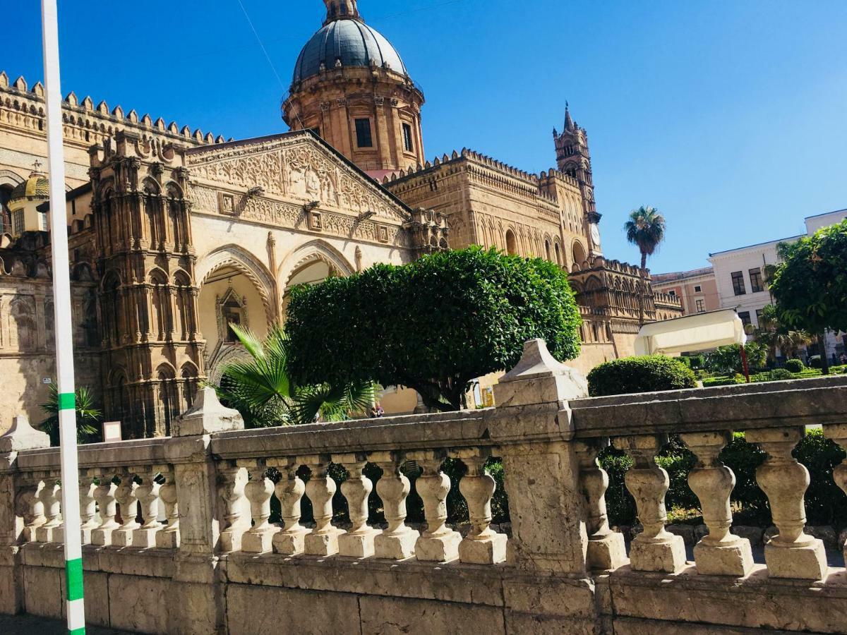 Around Cassaro Holiday House Palermo Bagian luar foto