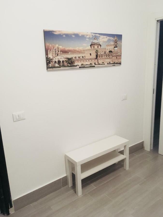 Around Cassaro Holiday House Palermo Bagian luar foto